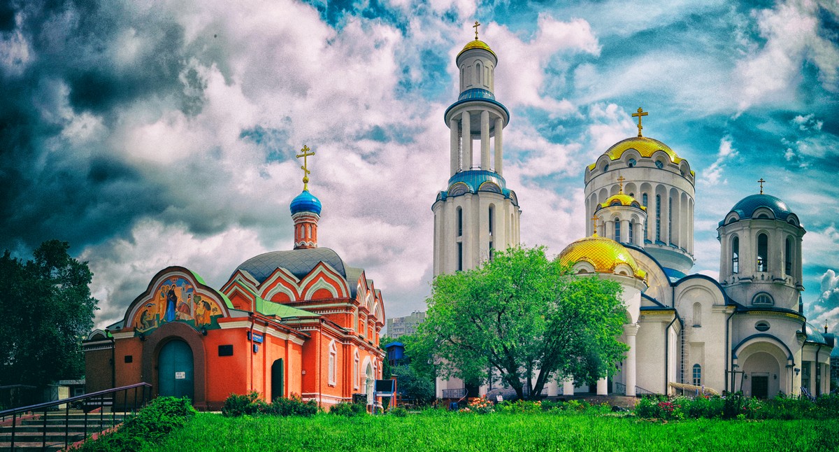 Храм Собора Московских святых и Храм Сергия Радонежского в Бибиреве.